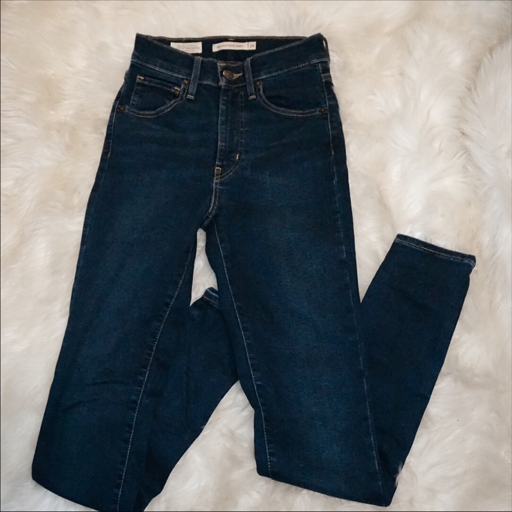 Levi’s Mile High Super Skinny Jeans 💙